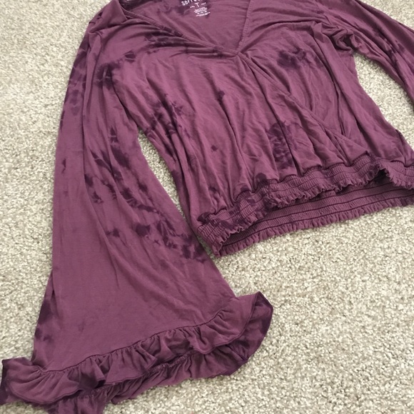 American Eagle soft and sexy top with bell sleeves - Picture 2 of 2